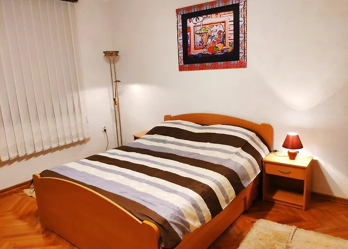V2 With Love - Vintage Modern And Spacious