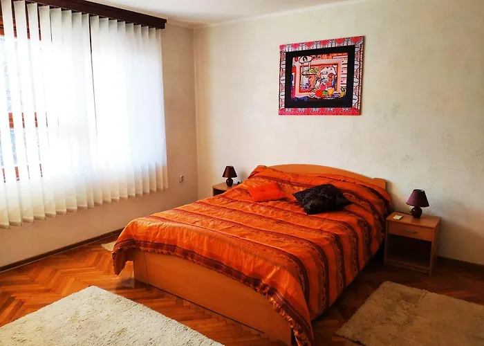 V2 With Love - Vintage Modern And Spacious