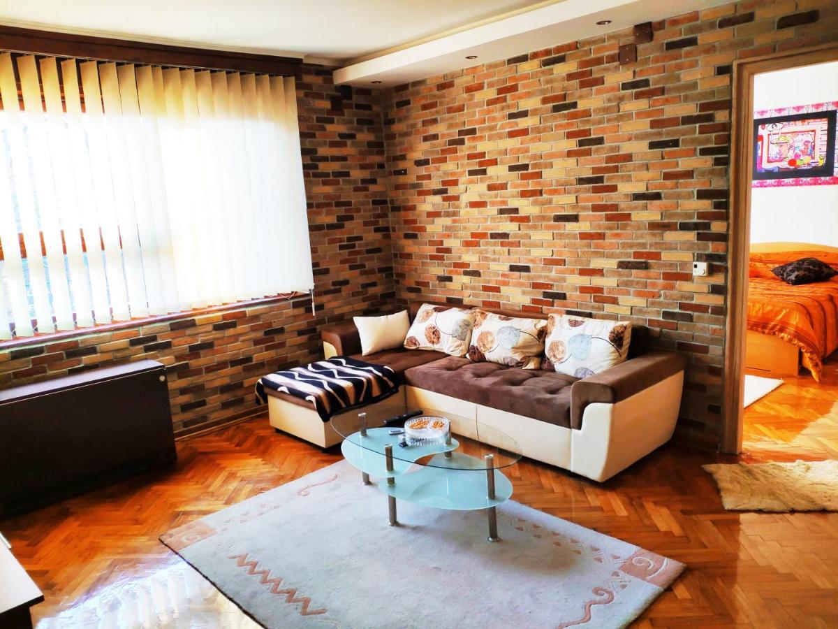 Apartman V2 With - Vintage Modern And Spacious *